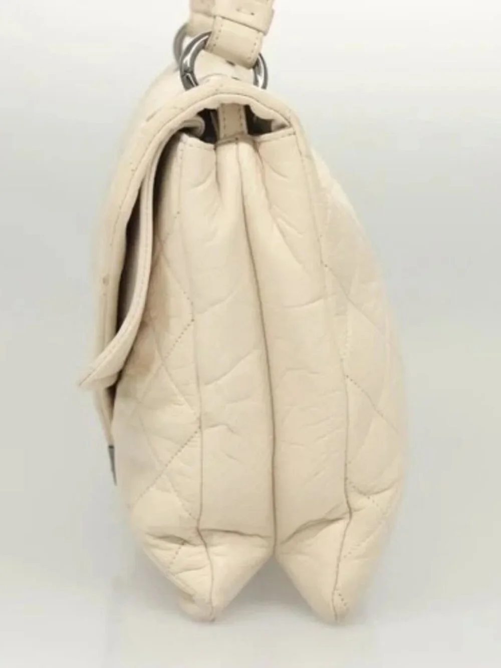 CHANEL Matelasse Shoulder Bag Lamb Skin White CC Auth 126364